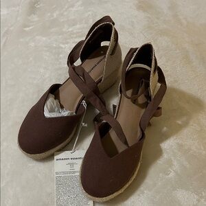 Amazon Essentials Women's Tan Espadrille Sandals